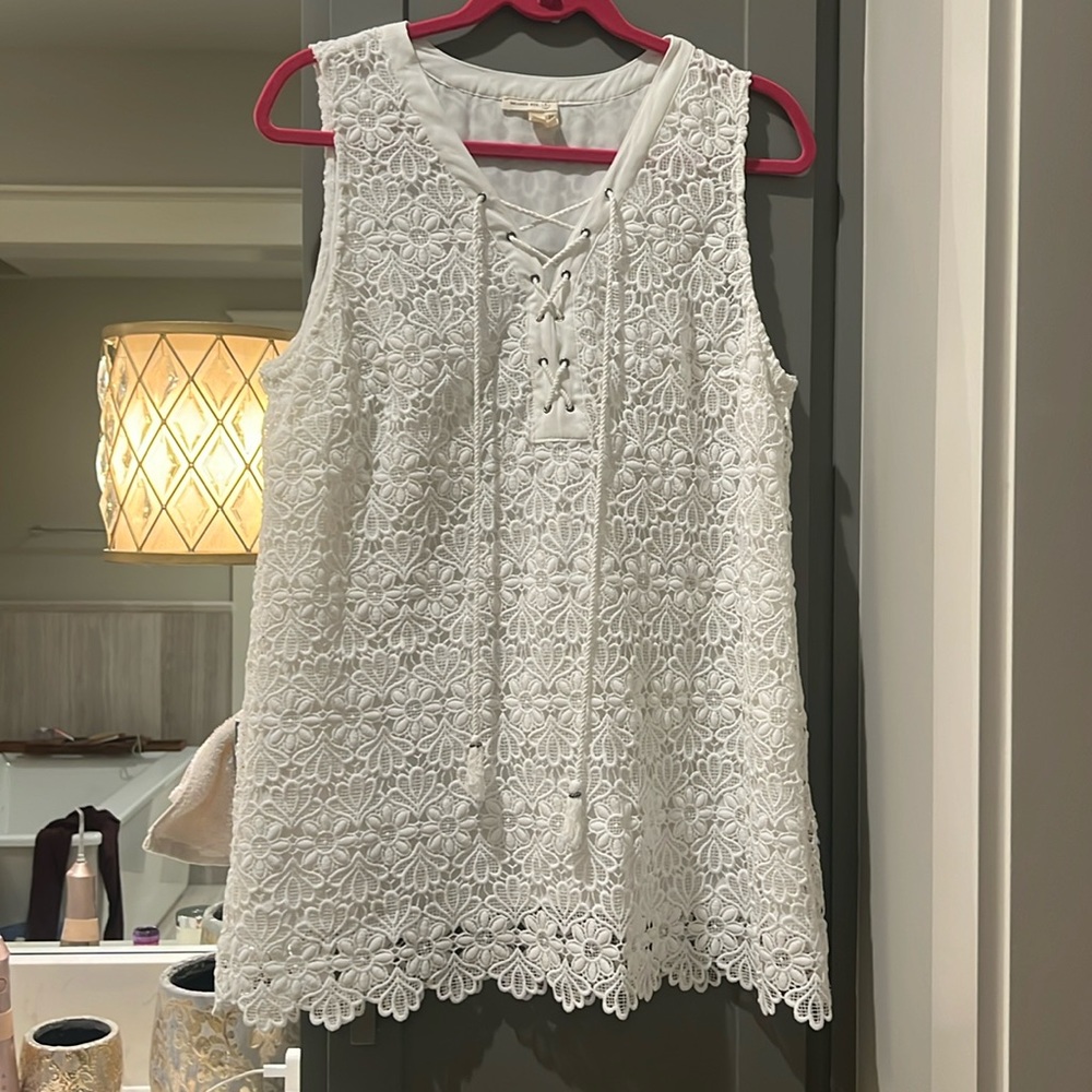 Anthropologie large white lined lace sleeveless top